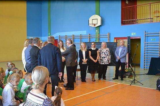 Grafika #77: Uczymy się nie dla szkoły lecz dla życia.