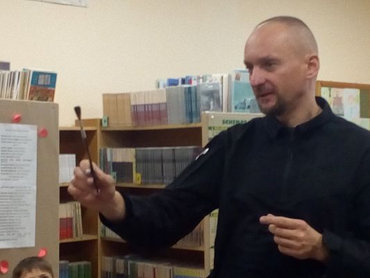 Grafika #3: NOC BIBLIOTEK