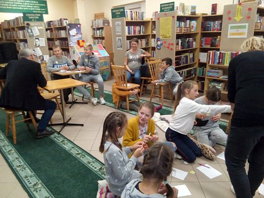 Grafika #7: NOC BIBLIOTEK