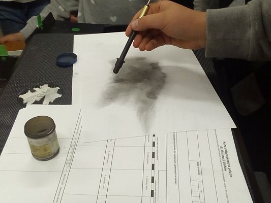 Grafika #15: NOC BIBLIOTEK