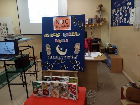 Grafika #16: NOC BIBLIOTEK