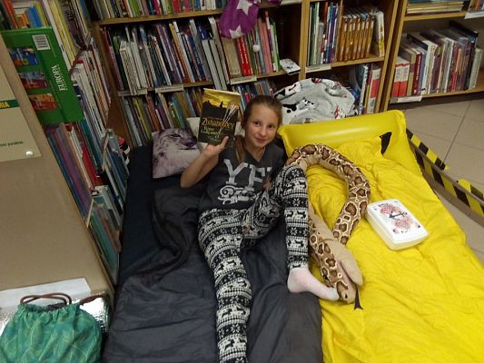 Grafika #20: NOC BIBLIOTEK