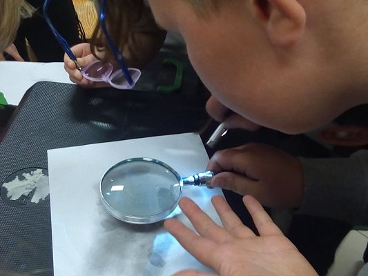 Grafika #24: NOC BIBLIOTEK