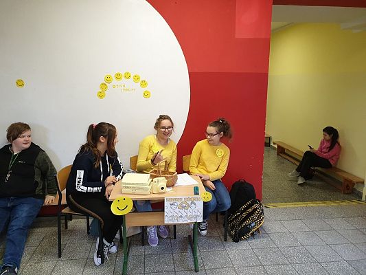 Grafika #1: Światowy Dzień Uśmiechu