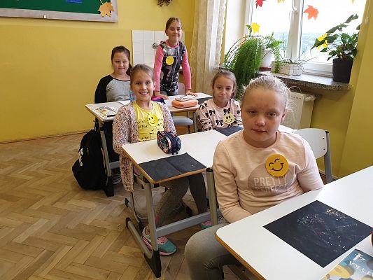 Grafika #5: Światowy Dzień Uśmiechu