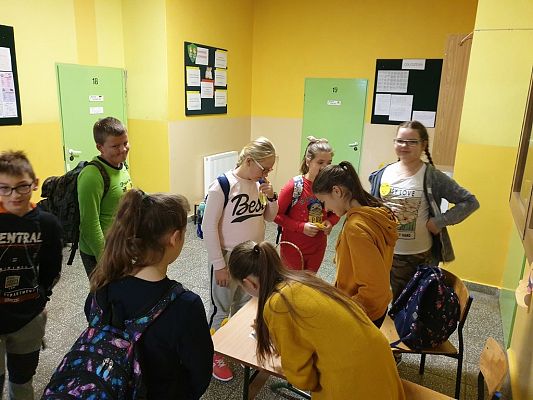 Grafika #13: Światowy Dzień Uśmiechu