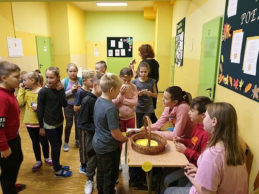 Grafika #17: Światowy Dzień Uśmiechu