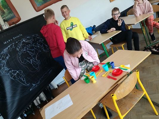 Grafika #4: Zajęcia z Wychowania do życia w rodzinie