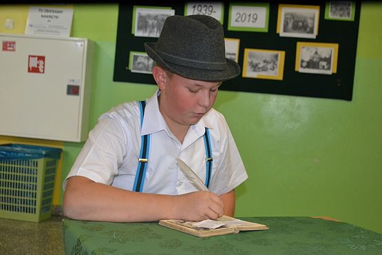 Grafika #9: NIGDY WIĘCEJ WOJNY