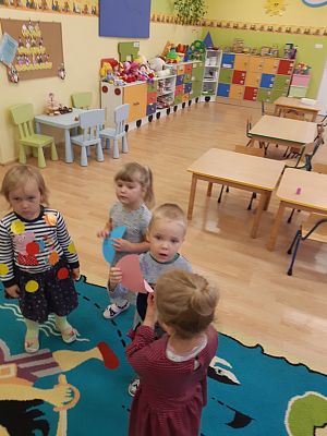 Grafika #0: Dzień kropki w przedszkolu