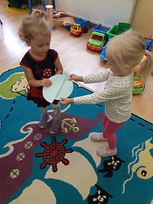 Grafika #2: Dzień kropki w przedszkolu