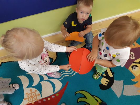 Grafika #4: Dzień kropki w przedszkolu