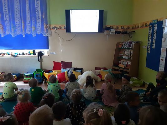 Grafika #8: Dzień kropki w przedszkolu