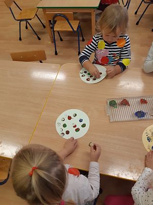 Grafika #13: Dzień kropki w przedszkolu