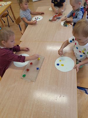 Grafika #14: Dzień kropki w przedszkolu