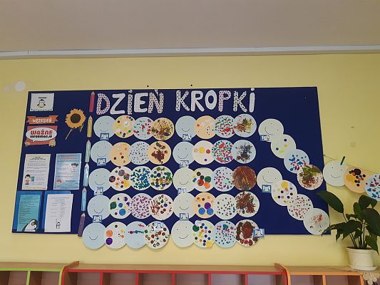 Grafika #19: Dzień kropki w przedszkolu