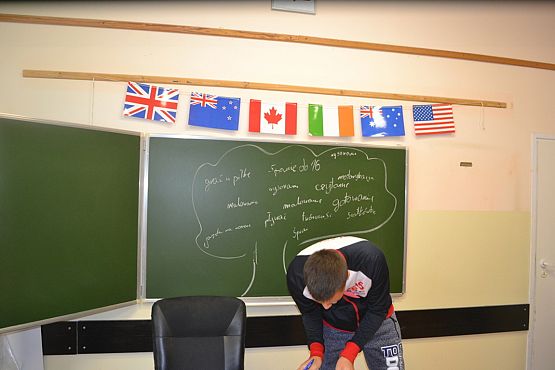 Grafika #26: Międzynarodowy Dzień Kropki – święto kreatywności, odwagi i zabawy.