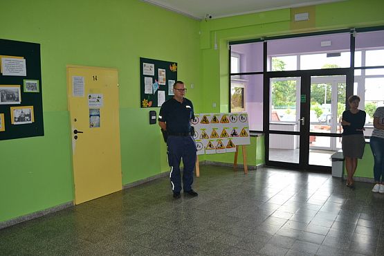 Grafika #1: SPOTKANIE Z DZIELNICOWYM