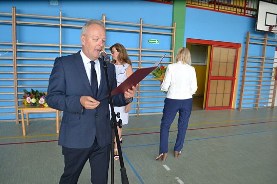 Grafika #9: Uroczyste rozpoczęcie roku szkolnego 2019/2020