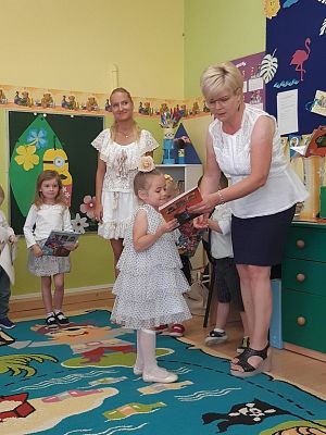 Grafika #0: ,,Bo wakacji nadszedł czas()"