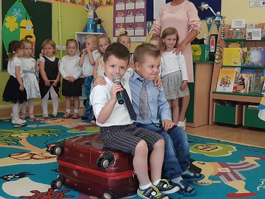 Grafika #6: ,,Bo wakacji nadszedł czas()"