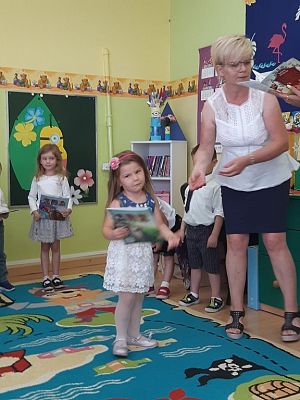 Grafika #12: ,,Bo wakacji nadszedł czas()"