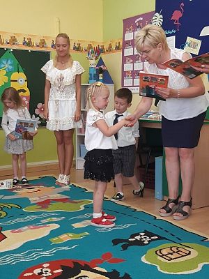 Grafika #17: ,,Bo wakacji nadszedł czas()"