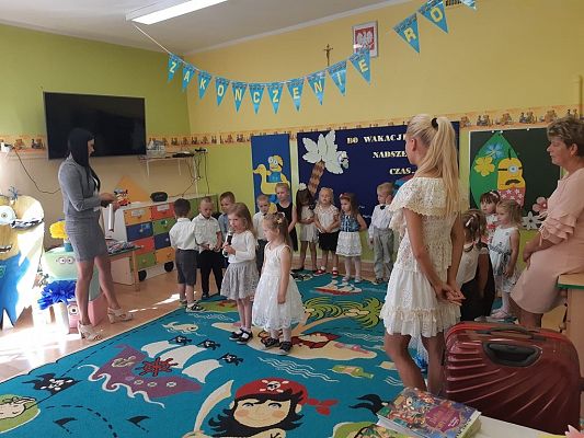 Grafika #20: ,,Bo wakacji nadszedł czas()"