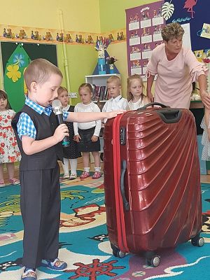 Grafika #23: ,,Bo wakacji nadszedł czas()"