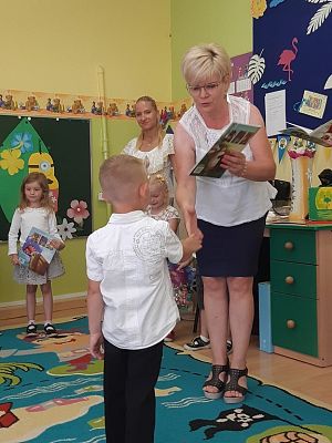 Grafika #24: ,,Bo wakacji nadszedł czas()"