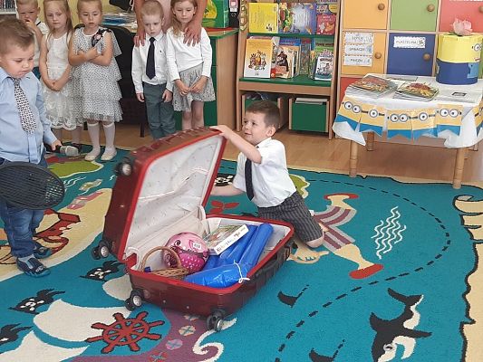 Grafika #25: ,,Bo wakacji nadszedł czas()"