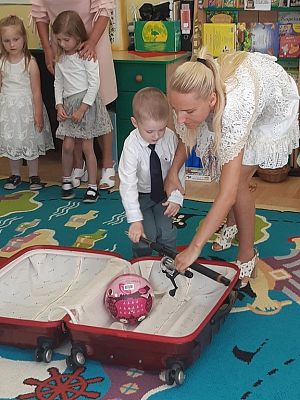 Grafika #26: ,,Bo wakacji nadszedł czas()"