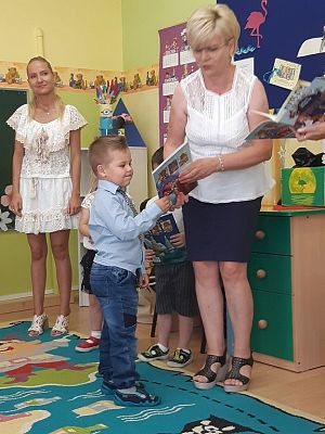 Grafika #28: ,,Bo wakacji nadszedł czas()"