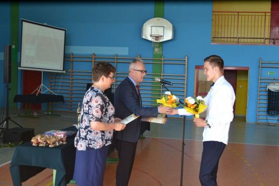 Grafika #28: Pożegnanie Absolwentów