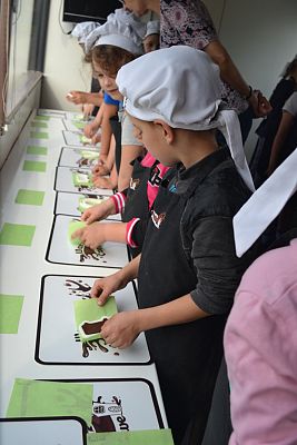 Grafika #4: Czekoladowy Autobus