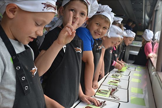 Grafika #7: Czekoladowy Autobus