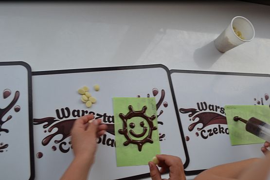 Grafika #10: Czekoladowy Autobus