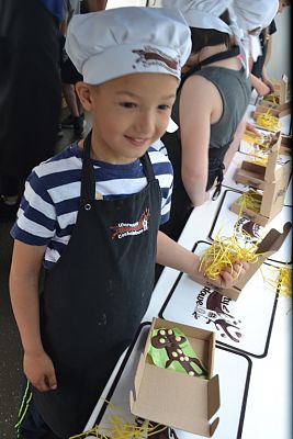 Grafika #13: Czekoladowy Autobus