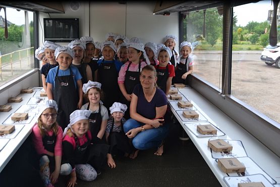 Grafika #17: Czekoladowy Autobus