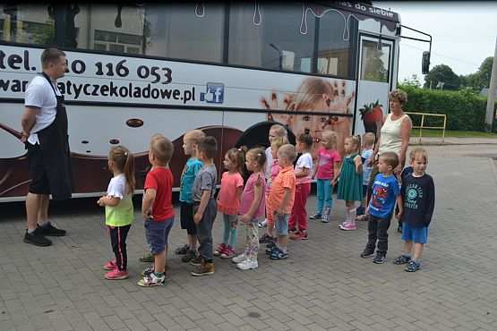 Grafika #19: Czekoladowy Autobus