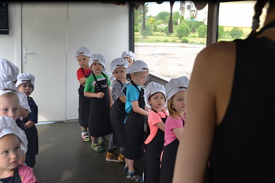 Grafika #24: Czekoladowy Autobus