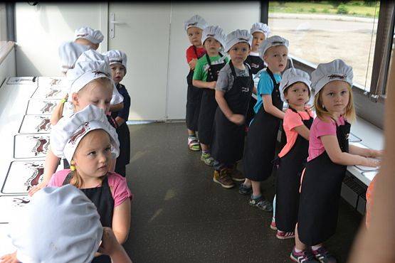 Grafika #25: Czekoladowy Autobus