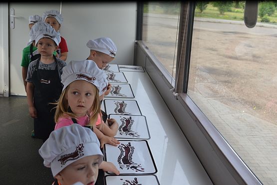 Grafika #27: Czekoladowy Autobus