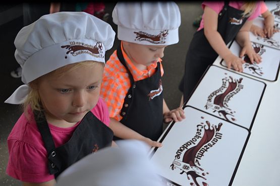 Grafika #29: Czekoladowy Autobus