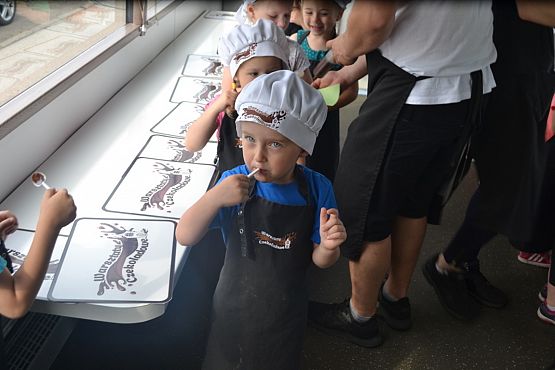 Grafika #30: Czekoladowy Autobus