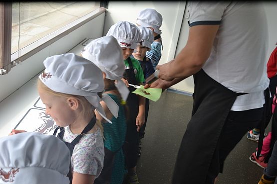 Grafika #31: Czekoladowy Autobus