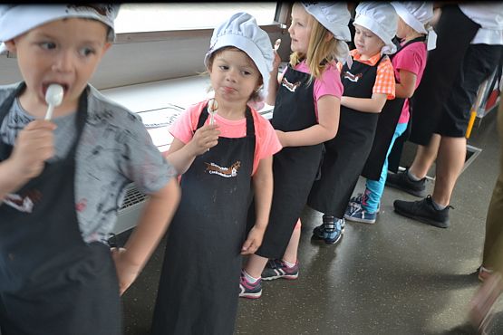 Grafika #34: Czekoladowy Autobus