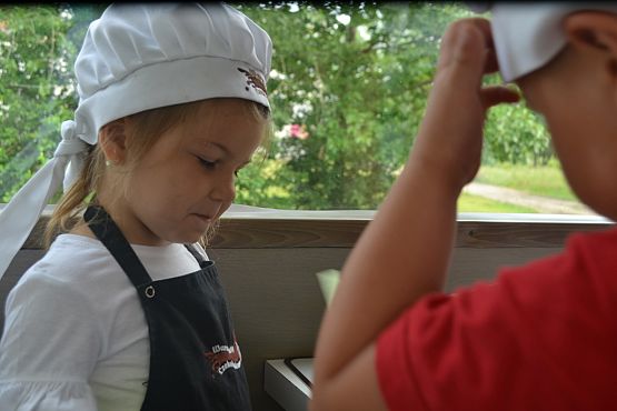 Grafika #40: Czekoladowy Autobus