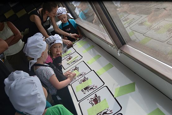 Grafika #44: Czekoladowy Autobus