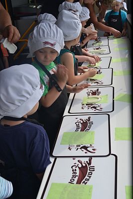 Grafika #45: Czekoladowy Autobus